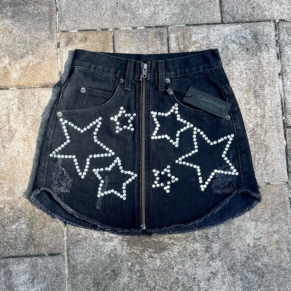 🖤Brand new Carmar Los Angeles black denim skirt with silver star detailing!